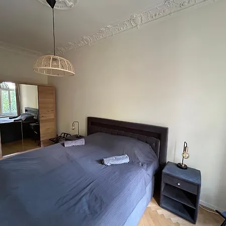 Ruhige&charmante Altbauwohnung Апартаменты