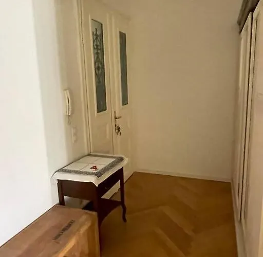 Апартаменты Ruhige&charmante Altbauwohnung *